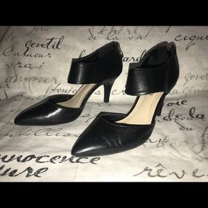 Ellen Tracy "Bess” Heels